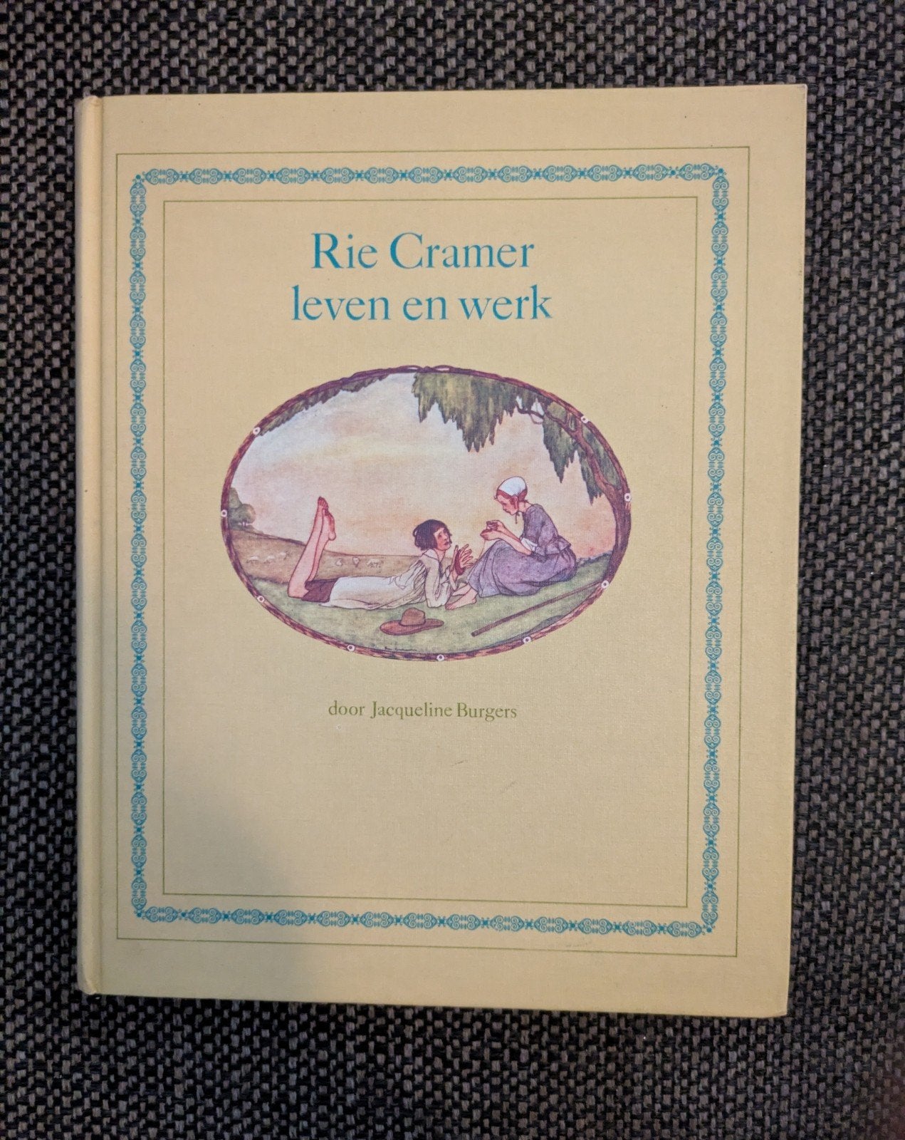 rie Cramer leven en werk, Ophalen of Verzenden, Zo goed als nieuw, Jacqueline Burgers, Prentenboek