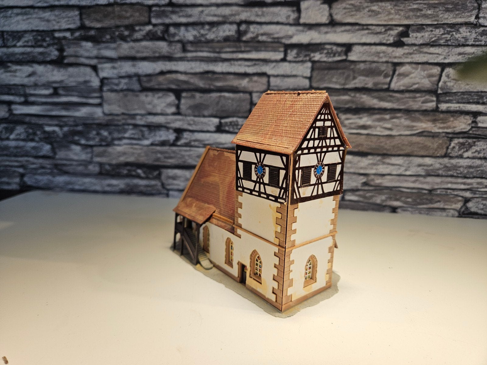 Vakwerkstijl kerk kerkgebouw N spoor modeltrein 1:160, Overige merken, Gebruikt, Gelijkstroom of Wisselstroom, Brug, Tunnel of Gebouw