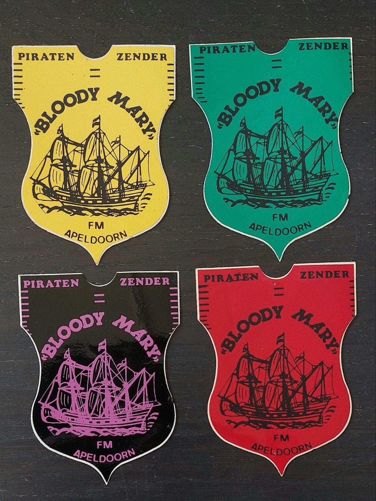 4 stickers Bloody Mary Apeldoorn piratenzender zendamateur, Ophalen of Verzenden