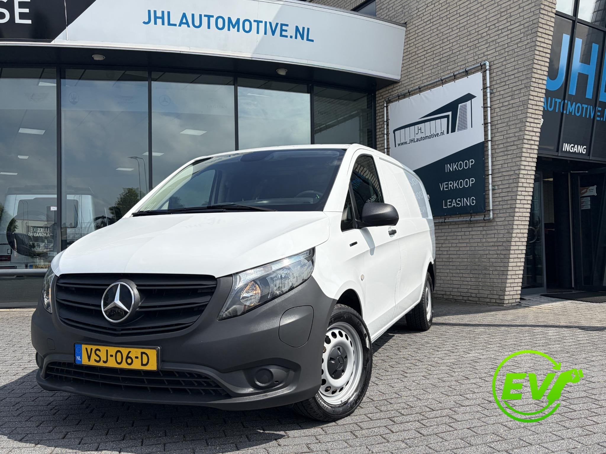 Mercedes-Benz eVito eVito 66 kWh*NAVI*CRUISE*CAM*STOELVERW*3, Auto's, Bestelauto's, Stof, Gebruikt, Overige kleuren, 2255 kg