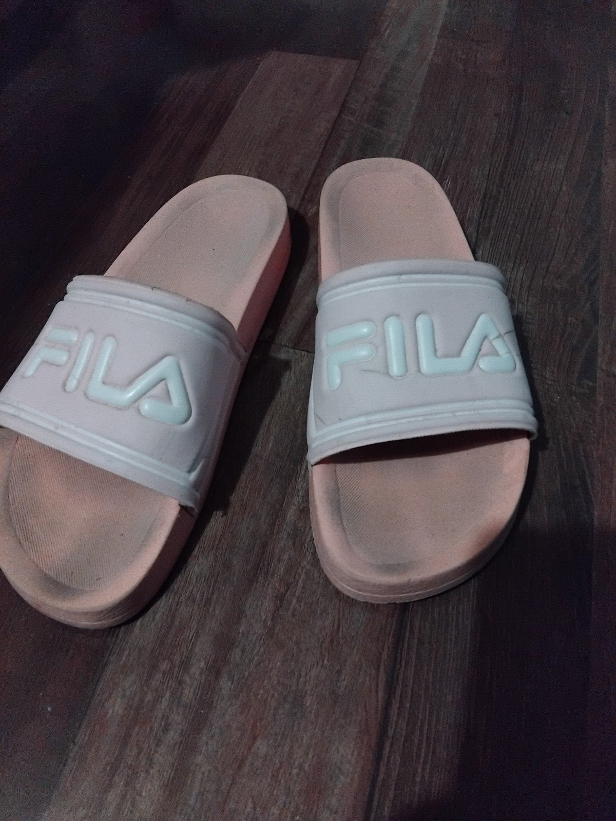 Slippers, Roze, Fila, Gedragen, Ophalen
