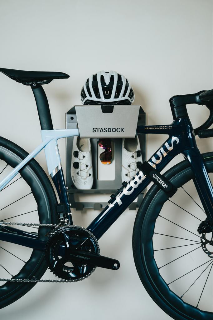 Stasdock zilver + hang on + strap, Ophalen of Verzenden, Zo goed als nieuw