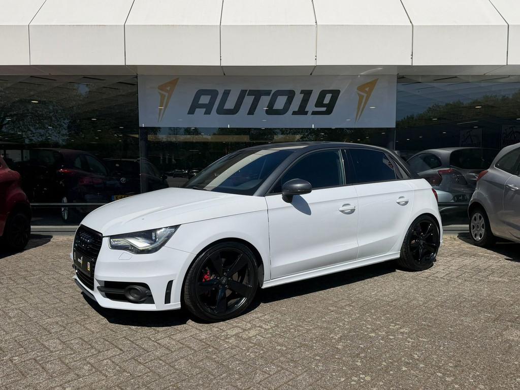 Audi A1 Sportback 1.4 TFSI 136kW S-Line Automaat, Auto's, Audi, 4 cilinders, 4 stoelen, Leder en Stof, Wit