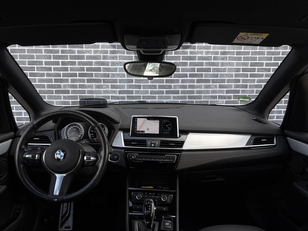 BMW 2-serie Active Tourer 220i High Executive | M-Sport | He, 1998 cc, Gebruikt, Zilver of Grijs, 2-Serie Active Tourer