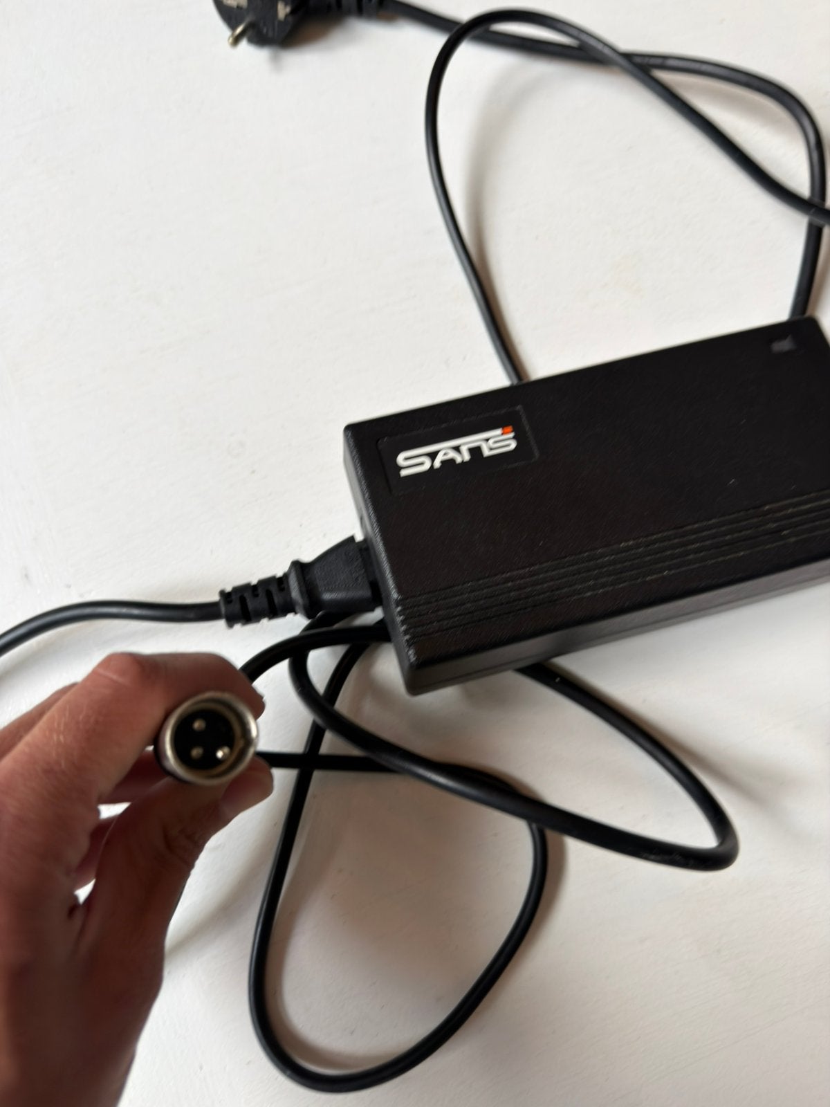 Sans elektrische lader, Ophalen, Zo goed als nieuw