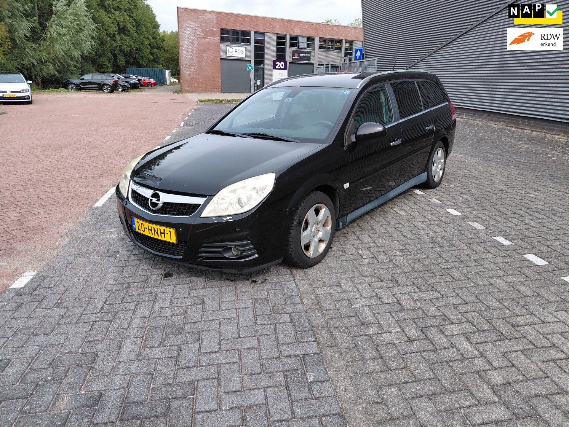 Opel Vectra Wagon 1.8-16V Executive Leder Navigatie, Gebruikt, Zwart, 4 cilinders, 1796 cc