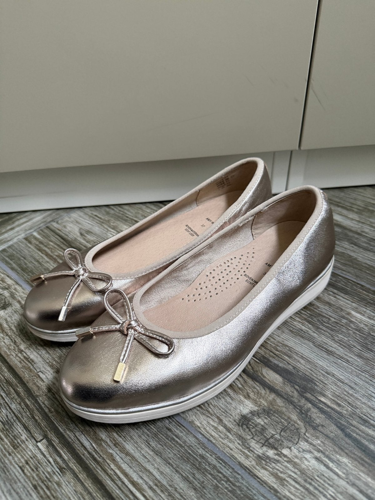 Medicus Ballerina's - zilver - Maat 37, Ophalen of Verzenden, Zo goed als nieuw, Overige kleuren, Ballerina's