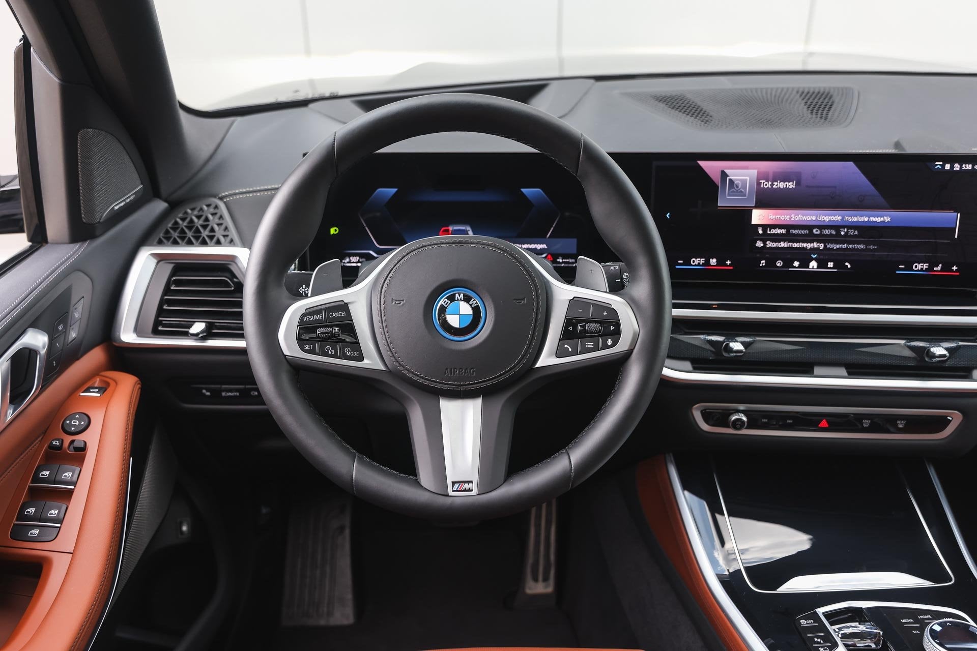 BMW X5 xDrive50e M Sport Automaat / Panoramadak / Trekhaak /, Auto's, BMW, Gebruikt, 2395 kg, Met garantie (alle), Zwart