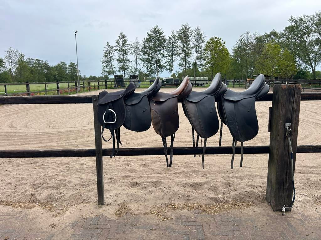 Partij zadels, Dieren en Toebehoren, Ophalen of Verzenden, Zo goed als nieuw, Dressuur