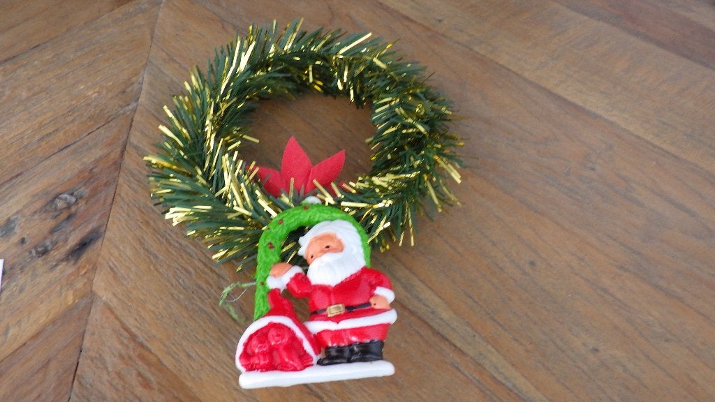 mooie kunststof kerstman aan ronde hanger, Ophalen of Verzenden, Gebruikt
