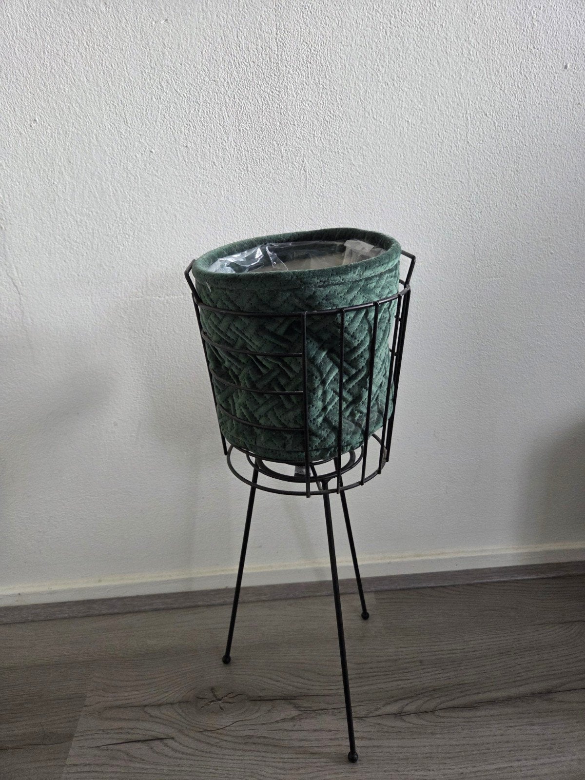 MICA Decoraties Bloempot met standaard - Groen, Tuin en Terras, Bloempotten, Rond, Binnen, Zo goed als nieuw, Metaal