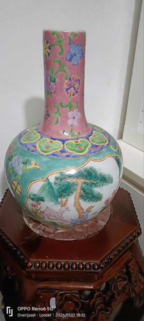 Antieke Chinese vaas met herten en bloemmotieven, Antiek en Kunst, Ophalen of Verzenden
