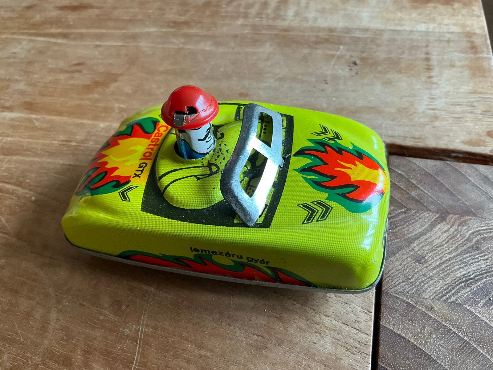 Vintage blikken auto uit Hongarije Lemezaru Gyar, Ophalen, Zo goed als nieuw