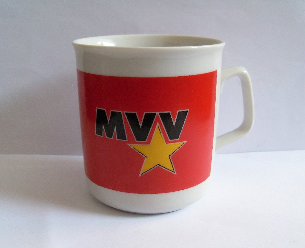 MVV Maastricht Beker Mok MVV Mestreech, Ophalen of Verzenden, Zo goed als nieuw, Overige binnenlandse clubs, Overige typen