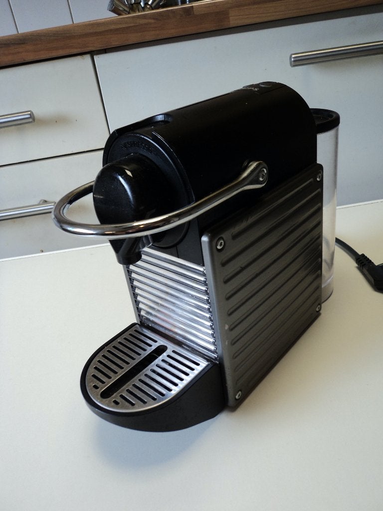 Te koop Nespresso in goed staat., Ophalen, Zo goed als nieuw, Koffiemachine