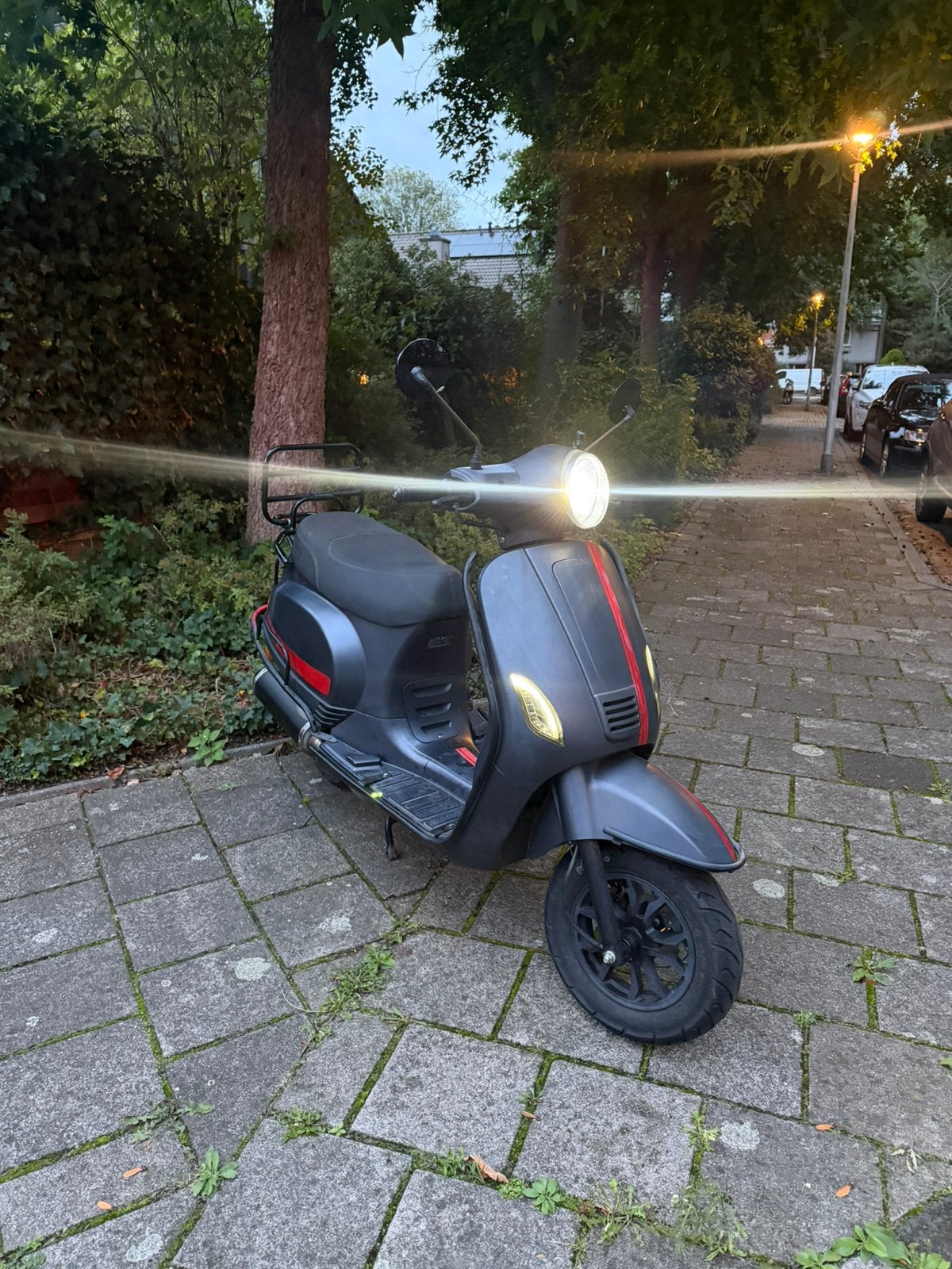 Vespa 2024 look alike, Fietsen en Brommers, Scooters | Overige merken, Maximaal 45 km/u, Ophalen of Verzenden, Zo goed als nieuw