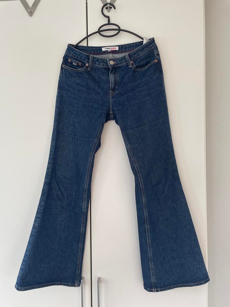 Tommy Jeans Sophie Low Rise Flare Jeans W27/L30, Ophalen of Verzenden, Zo goed als nieuw, Blauw, W27 (confectie 34) of kleiner