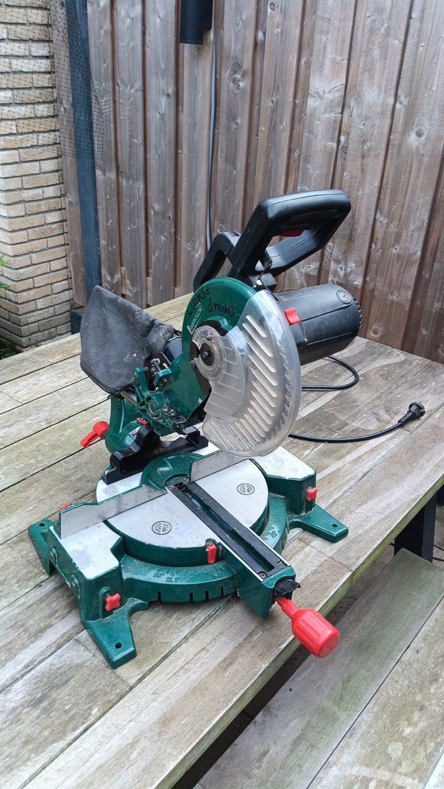Parkside ZKGS 2100 1700W afkortzaag met extra zaagbladen, Doe-het-zelf en Verbouw, Gereedschap | Zaagmachines, Ophalen, Gebruikt