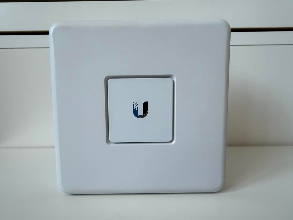 Unifi (Ubiquiti) USG UniFi Firewall, Computers en Software, Ophalen, Gebruikt
