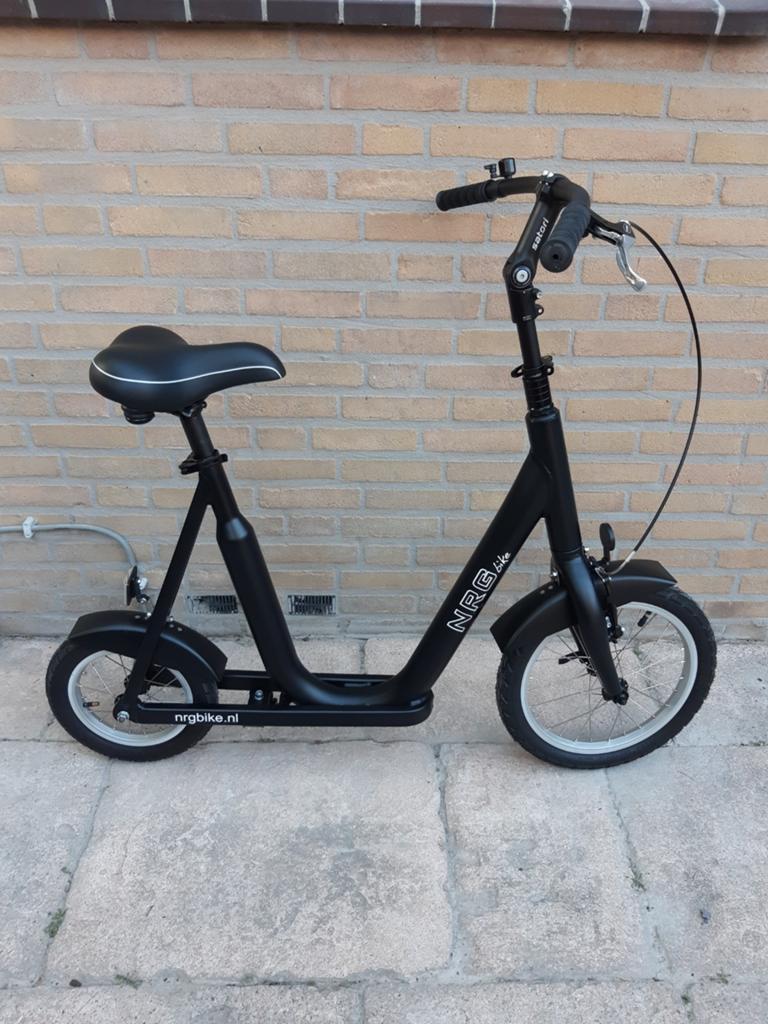 NRG loopfiets i.z.g.st incl Reflector's, verlichting en slot, Diversen, Ophalen