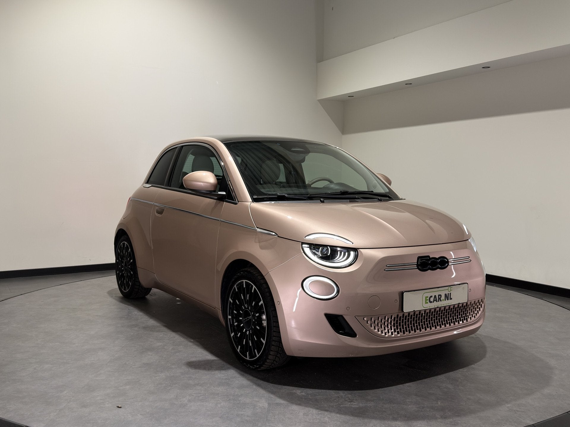 Fiat 500 La Prima 42 kWh | pano dak | Led voor \ achter lich, Auto's, Gebruikt, Overige kleuren, Met garantie (alle), 4 stoelen