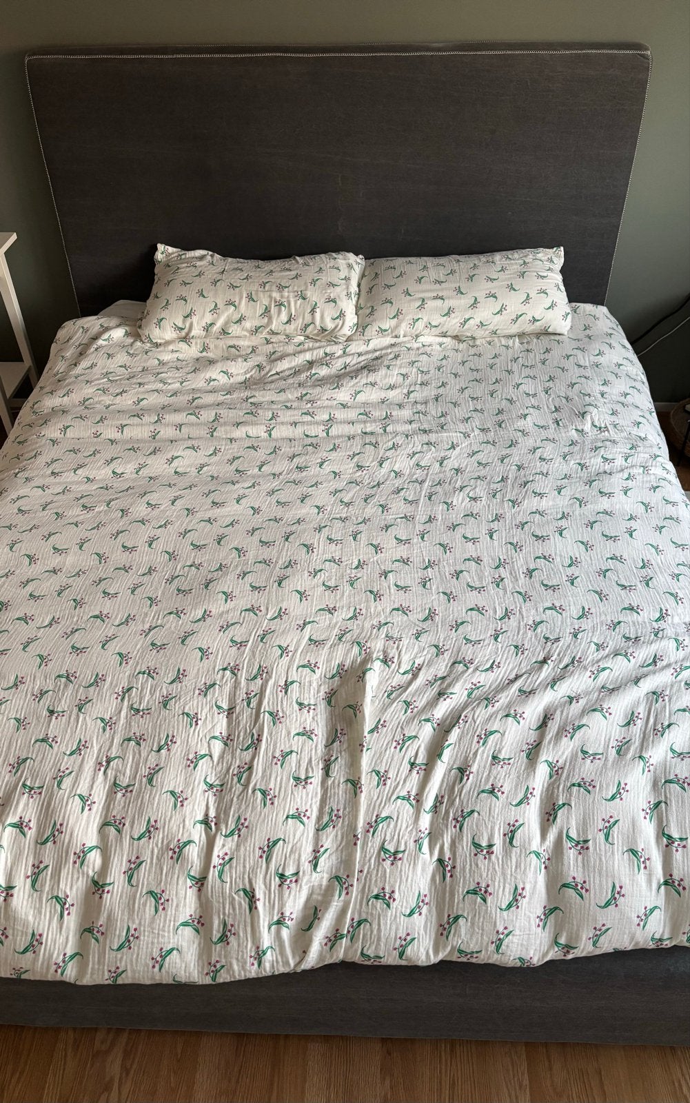 Tweepersoonsbed (VT Wonen) met hoofdbord en matras