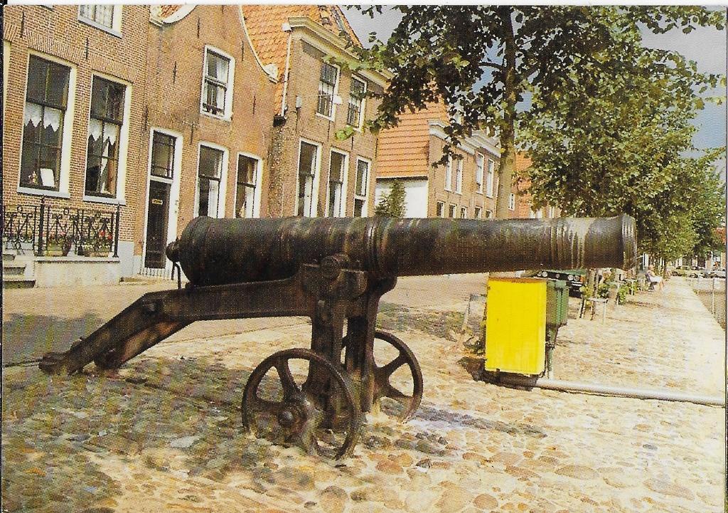 Krt 24 Gelopen ansichtkaart hoogwaterkanon blokzijl, Ophalen of Verzenden, 1980 tot heden, Gelopen