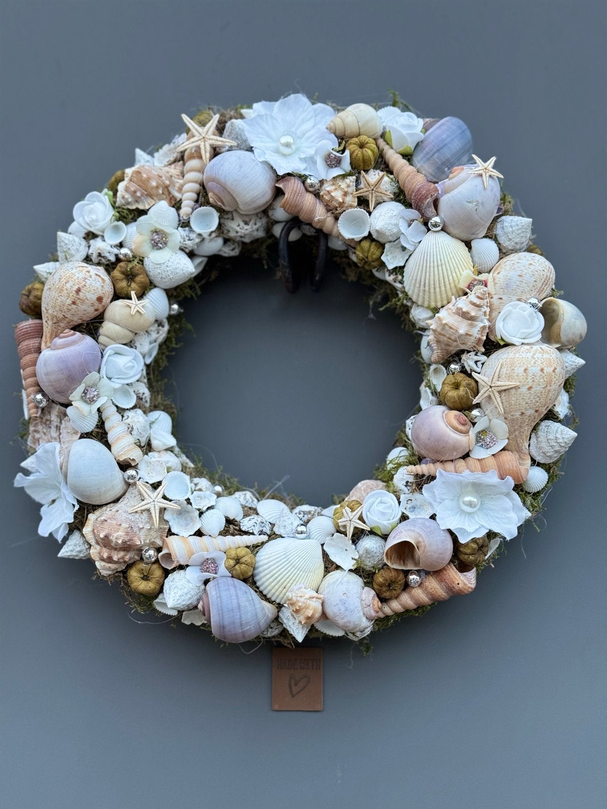 Handgemaakte schelpenkrans - Maritieme decoratie, Huis en Inrichting, Woonaccessoires | Overige, Ophalen, Meerkleurig, Overige stijlen