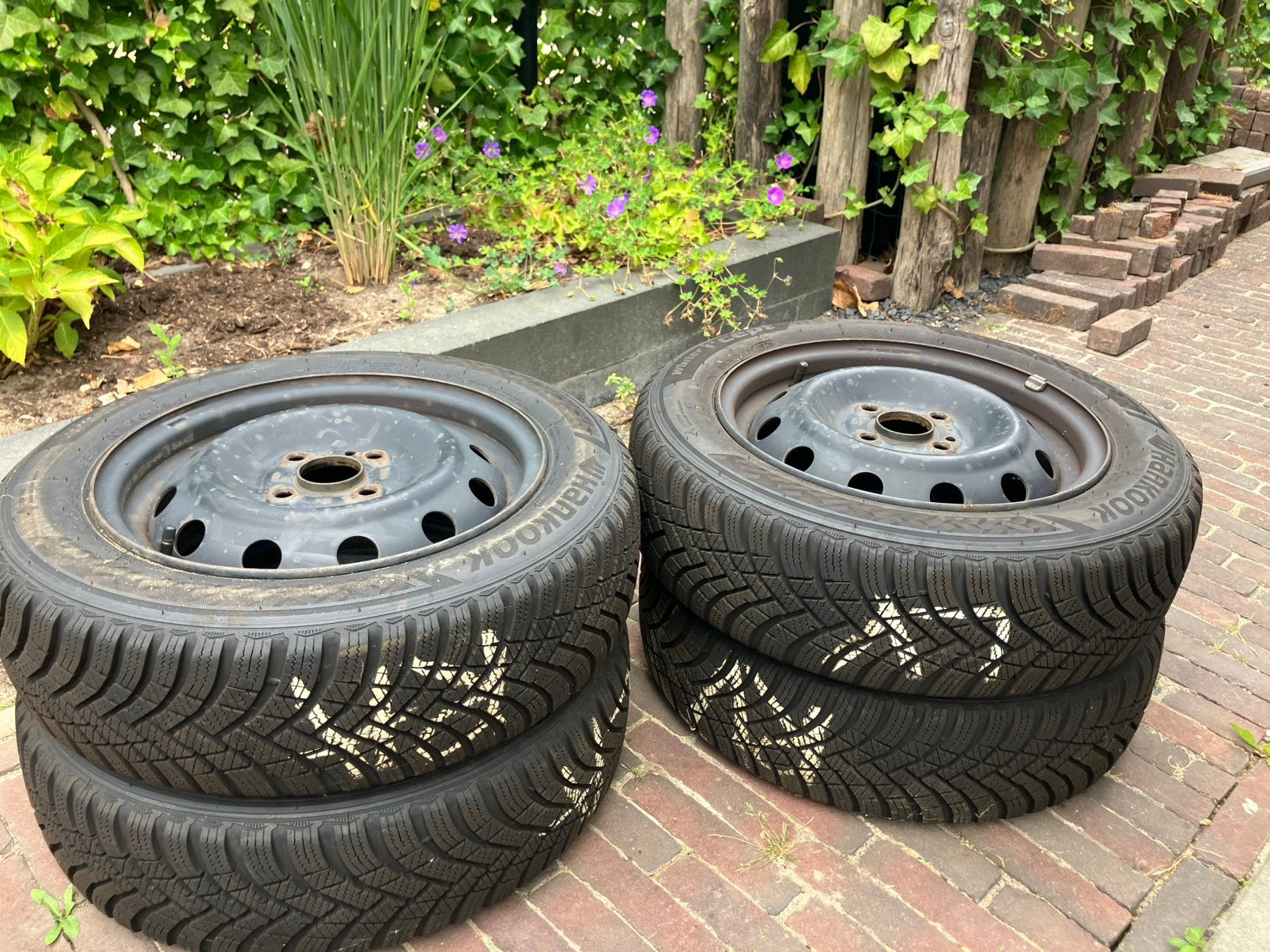 Hankook winterbanden 165/65 R14  voor kia picanto z.g.a.n, Auto-onderdelen, Ophalen, 14 inch, Banden en Velgen, Winterbanden