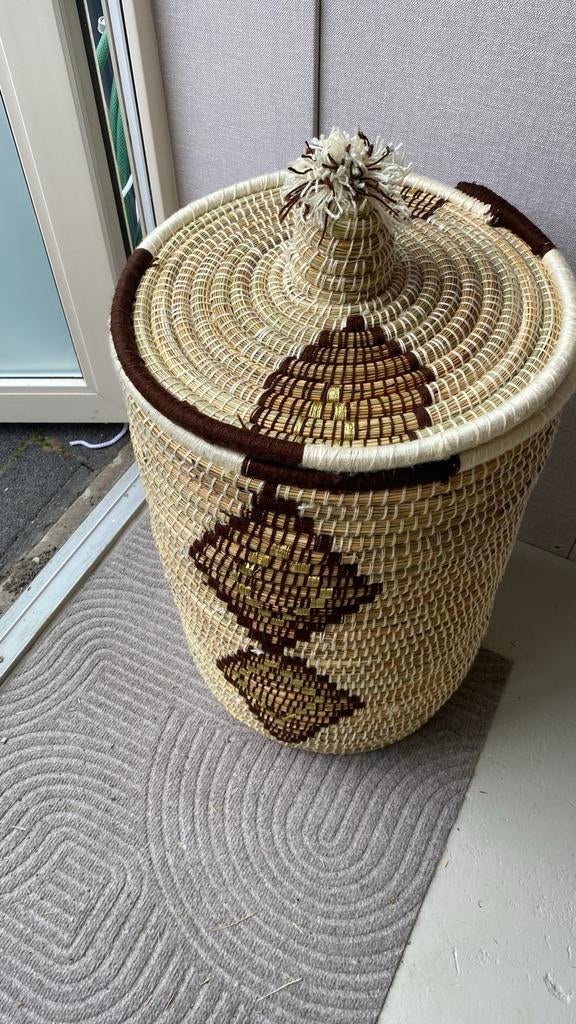 Grote Zeegras Opbergmand XL - Bruin met Gouden accenten, Huis en Inrichting, Woonaccessoires | Schalen en Manden, Gebruikt, Mand