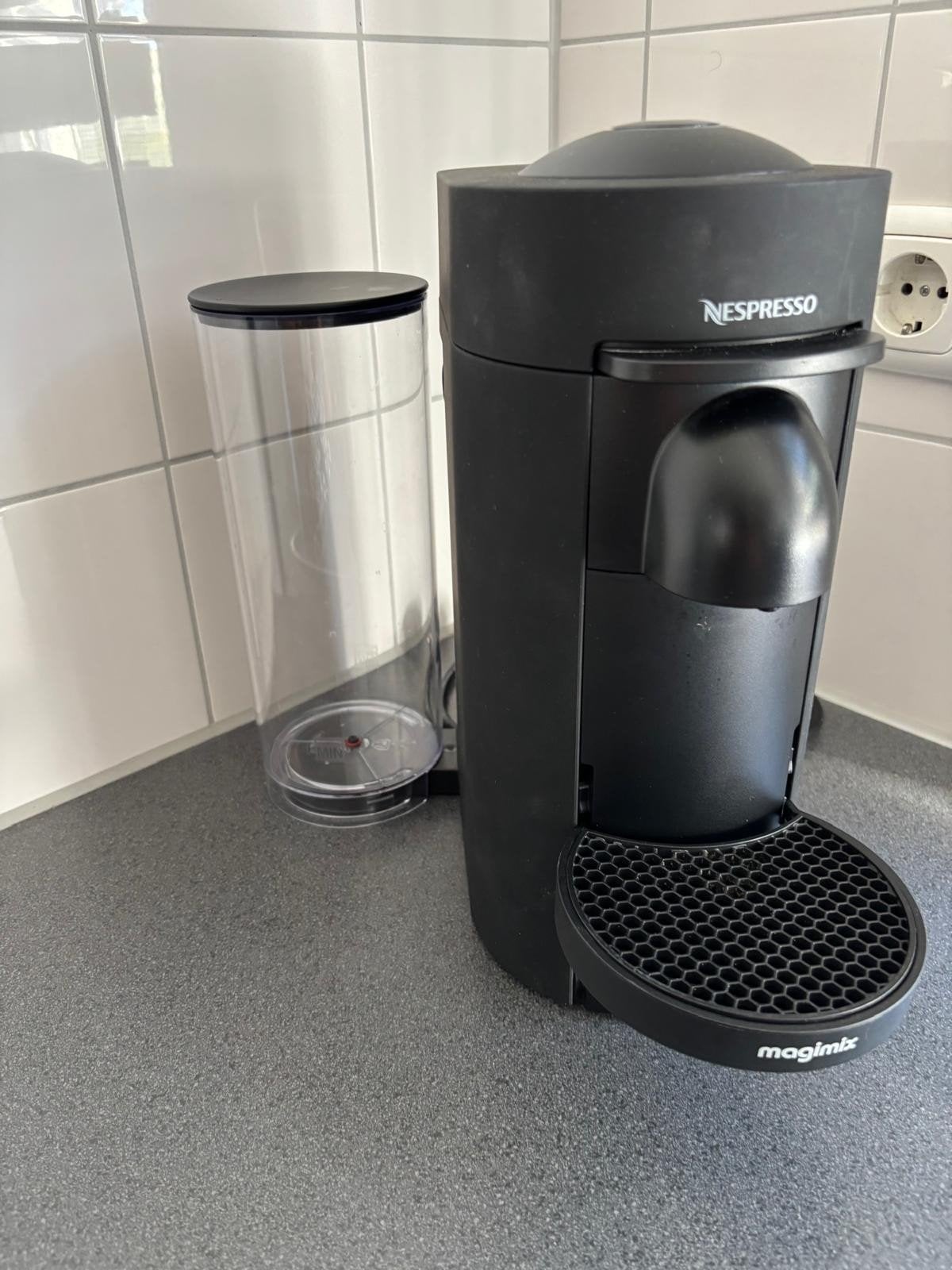 Nespresso Magimix Vertuo Pop Koffiemachine Zwart, Koffiemachine, Ophalen of Verzenden, Zo goed als nieuw, 1 kopje