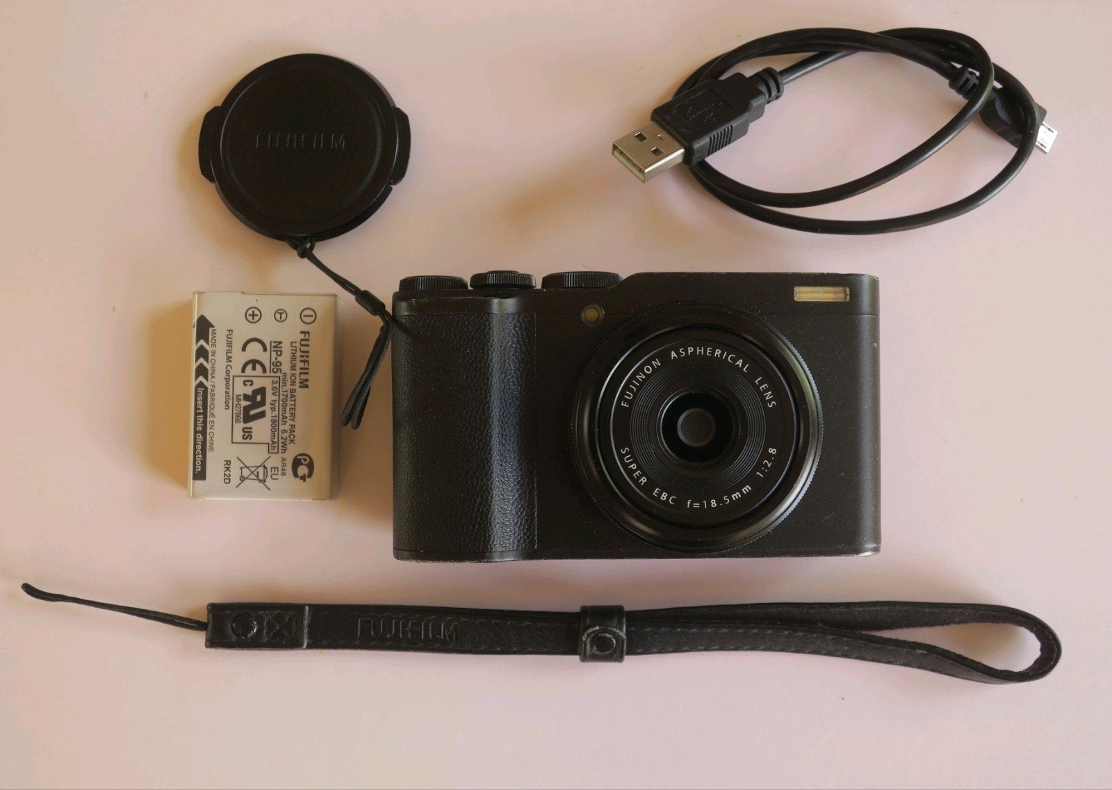 Fujifilm XF10 inclusief originele leren Fuji polsband, Ingebouwde flitser, Lensdop, Gebruikt, Ophalen of Verzenden