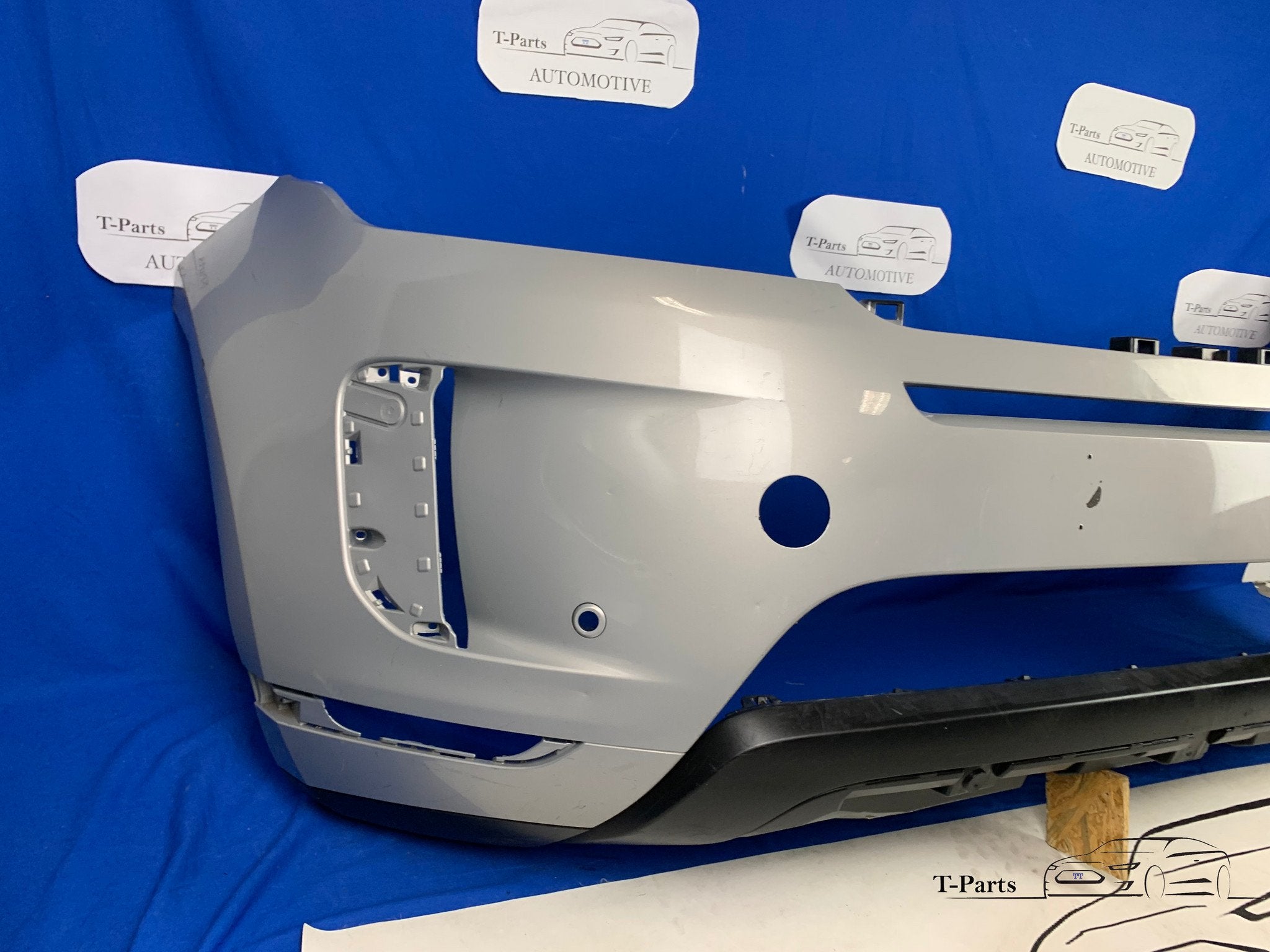 Land rover range rover evoque voorbumper origineel bumper, Auto-onderdelen, Info@fabrikant.eu, Voor, Ophalen of Verzenden, Bumper