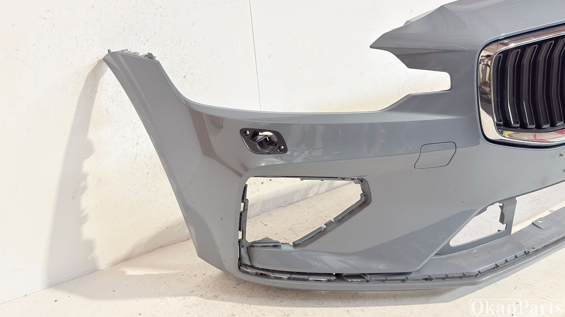 Volvo V60 II S60 II R-Design voorbumper 31690530, Gebruikt, Gunnar Engellaus vag 8
405 31  Gothenburg, SE, Voor, Info@volvocars.com