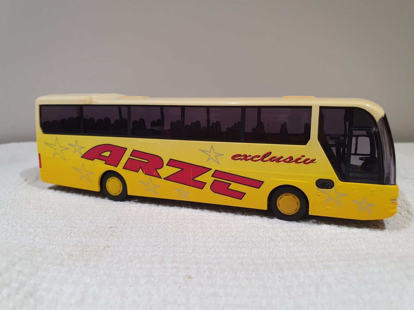 Rietze Neoplan Tourliner ARZT bus 1:87, Ophalen of Verzenden, Gebruikt, Bus of Vrachtwagen, Rietze