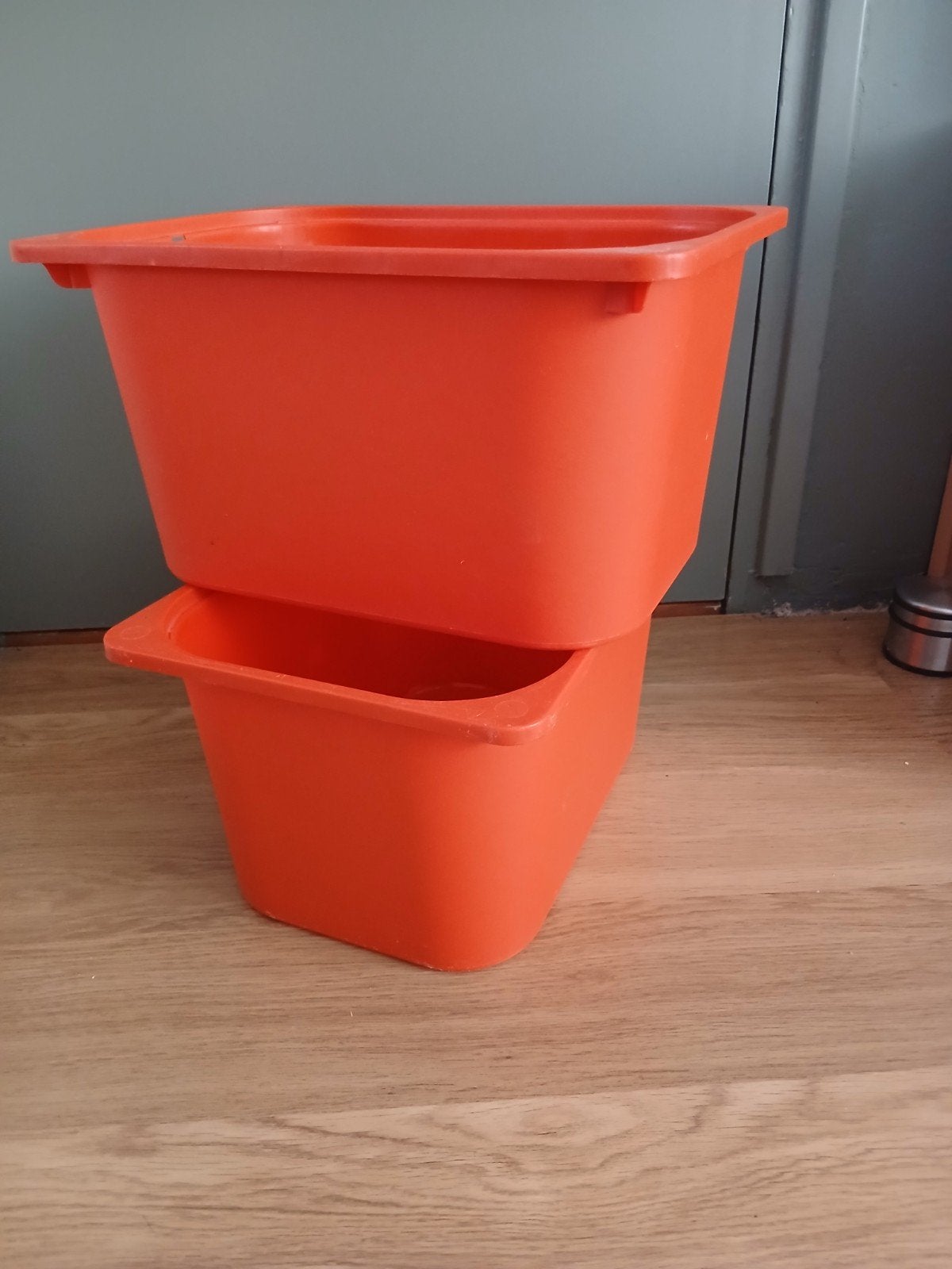2 bakken Trofast Ikea - rood - middenmaat, Ophalen, Gebruikt