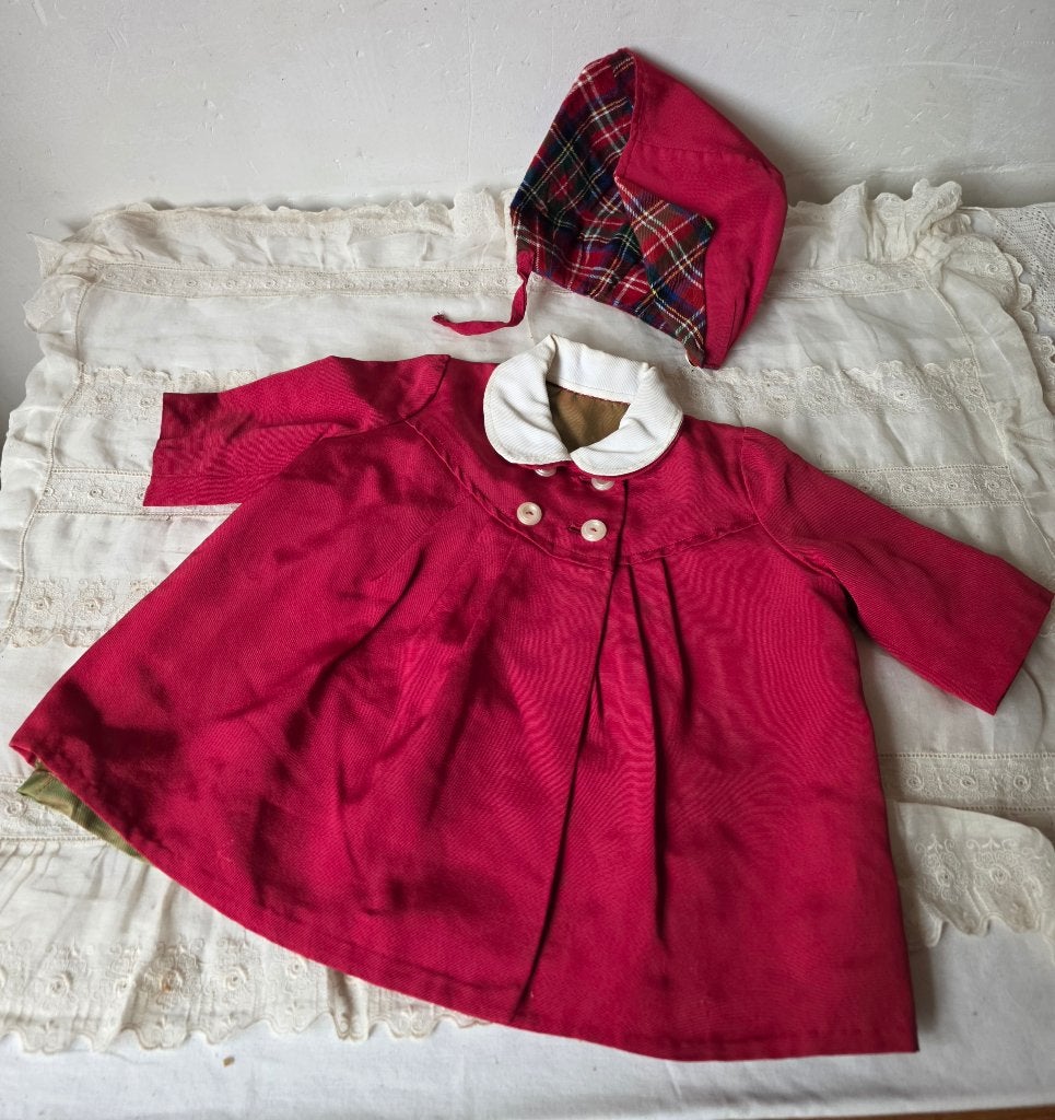 Nr. 4, mooie oude handgemaakte poppenjas, Verzamelen, Ophalen of Verzenden, Zo goed als nieuw, Kleertjes