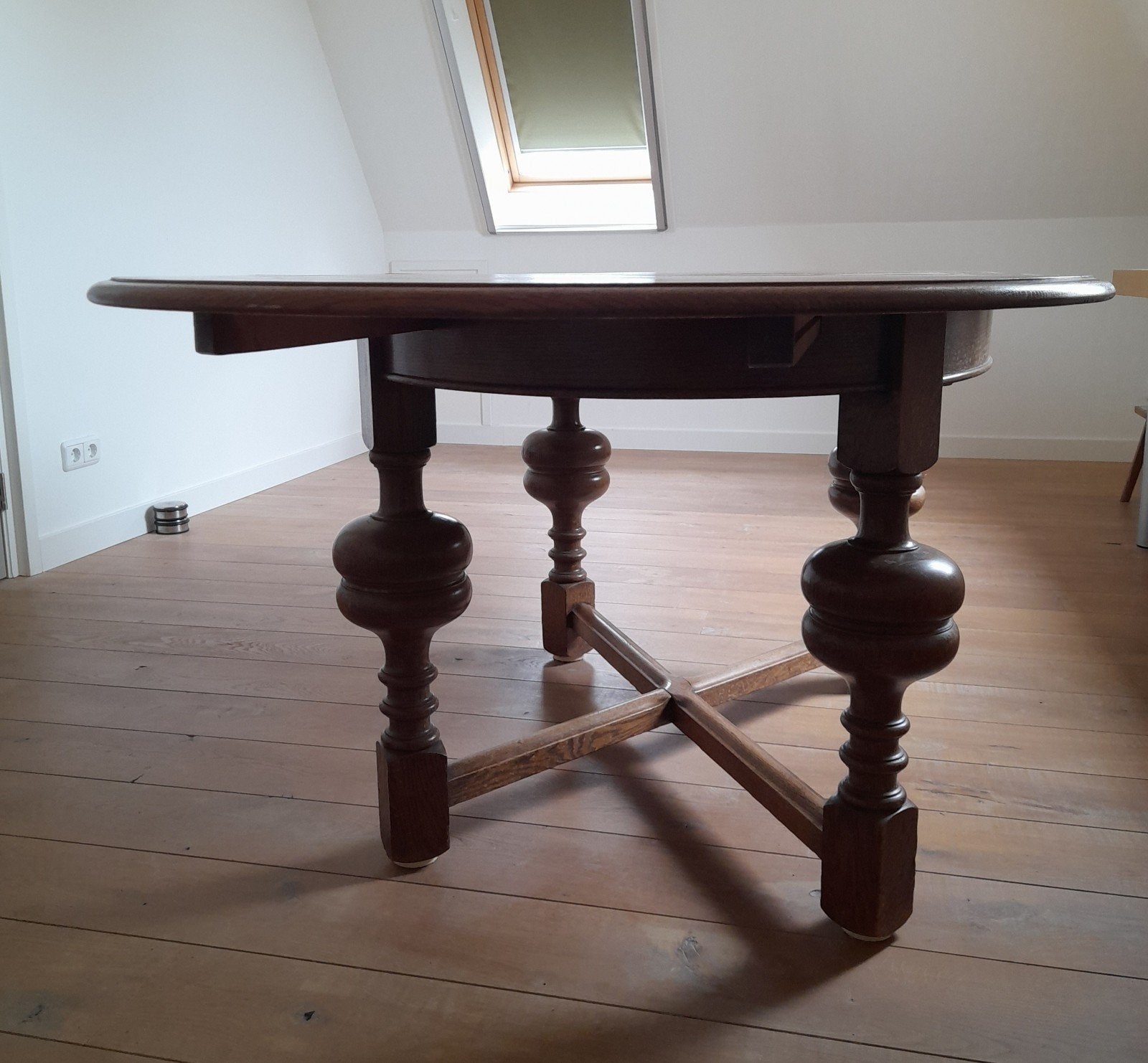 eiken tafel, ovaal, uitschuifbaar tot 210 cm, met bolpoten, Antiek en Kunst, Antiek | Meubels | Tafels, Ophalen