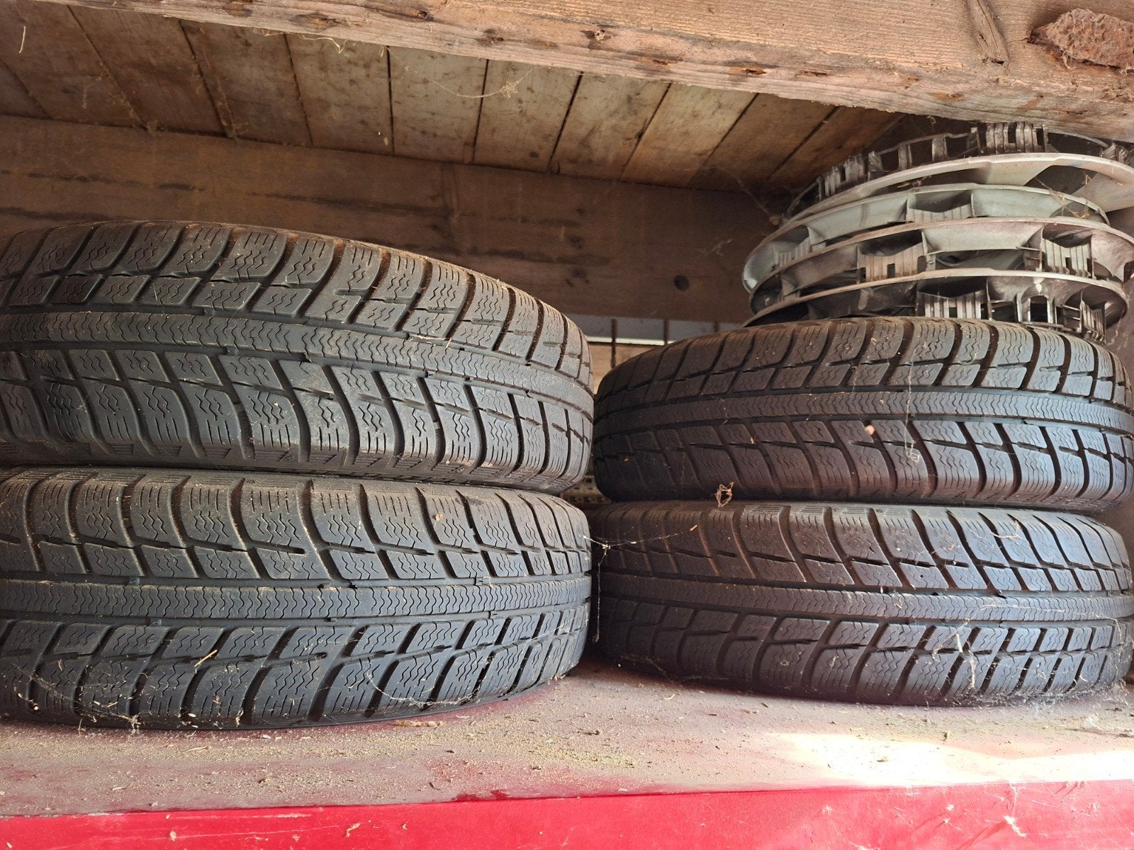 Gebruikte winterbanden met velgen en wieldoppen, Ophalen, 14 inch, Gebruikt, 155 mm