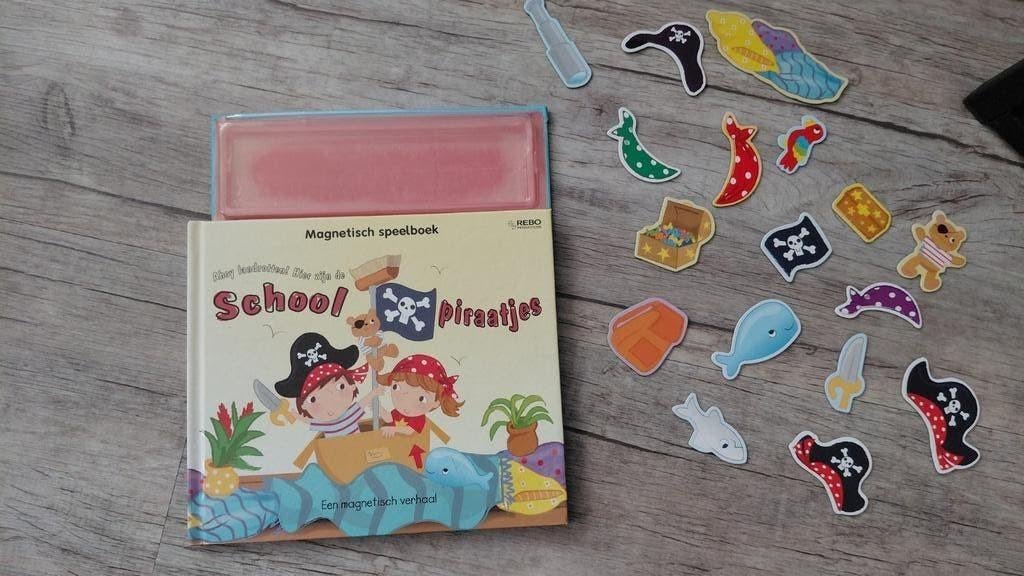 Magnetisch speelboek School Piraatjes, Kinderen en Baby's, Speelgoed | Educatief en Creatief, Ophalen of Verzenden, Zo goed als nieuw