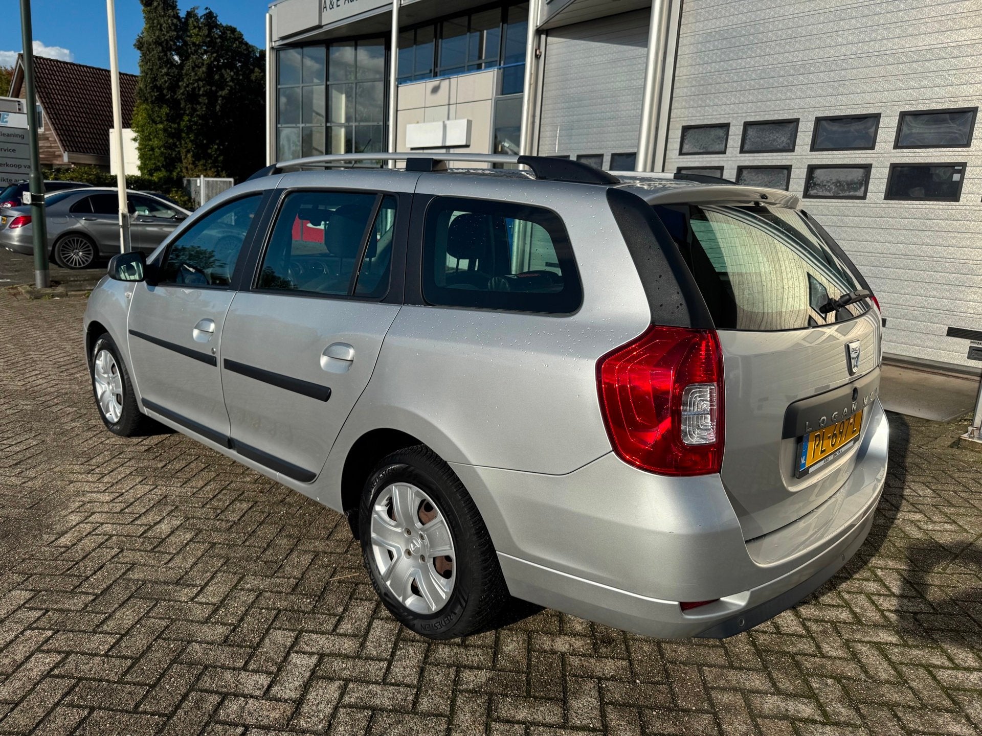 Dacia Logan MCV 0.9 TCe Laureate Airco, PDC, Navi, Auto's, Voorwielaandrijving, Gebruikt, Euro 6, Origineel Nederlands
