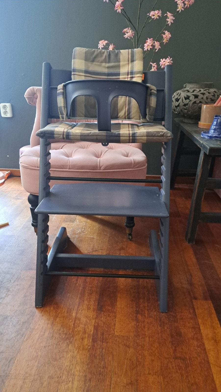 Stokke Tripp Trapp meegroeistoel zgan met kussen en beugel, Ophalen, Gebruikt, Meegroeistoel, Gordel(s)