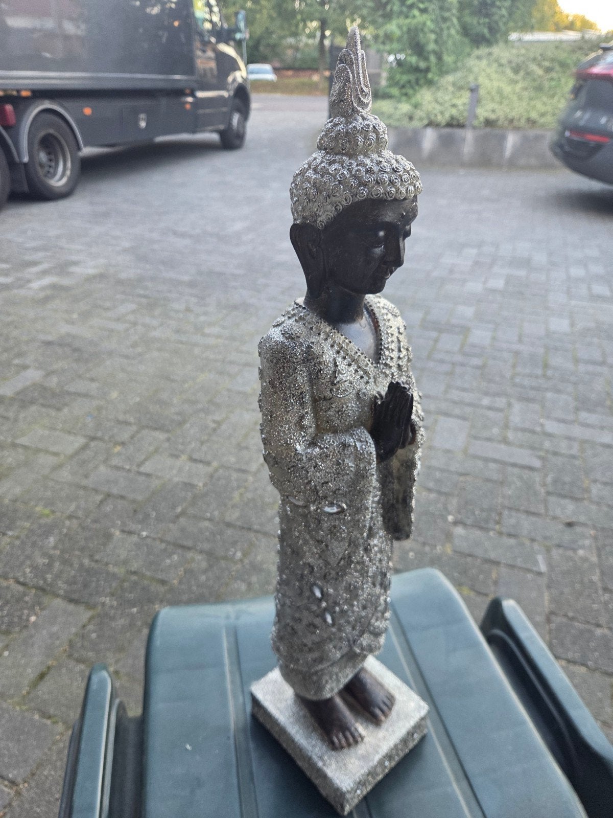 Boeddha beeld - Zilverkleurig met reliëf - 40 cm hoog, Met reliëf, Gebruikt, Ophalen of Verzenden, Zilver