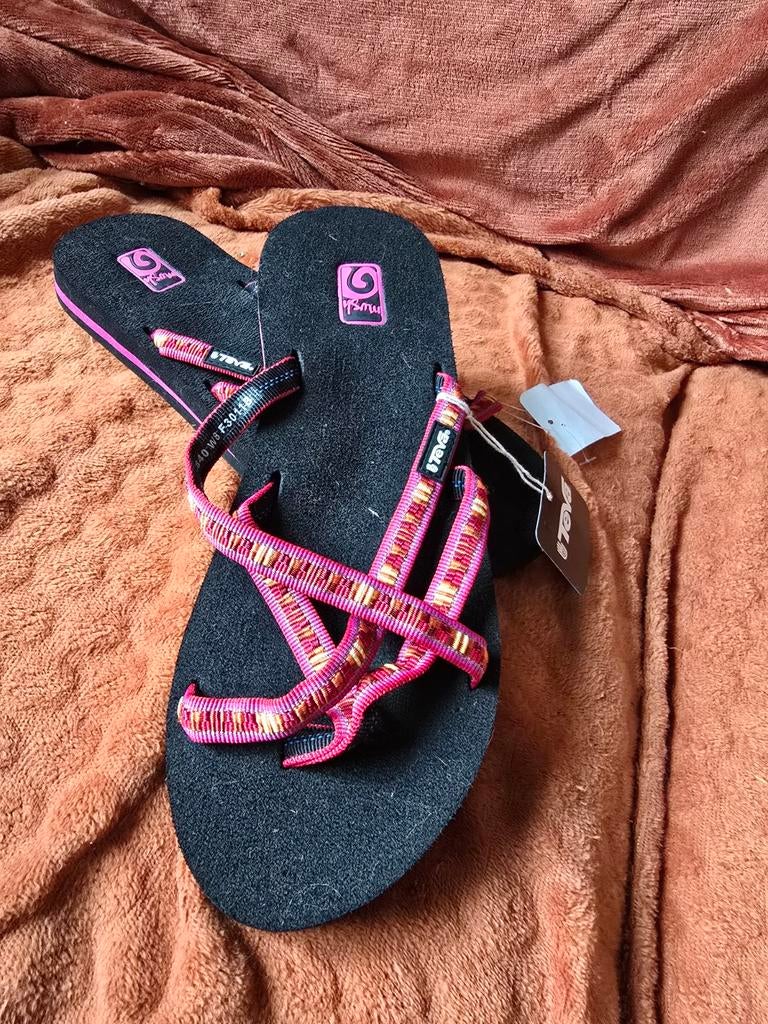 Teva Olowahu teenslippers maat 39 Diago Pink NIEUW!, Ophalen of Verzenden, Nieuw, Roze