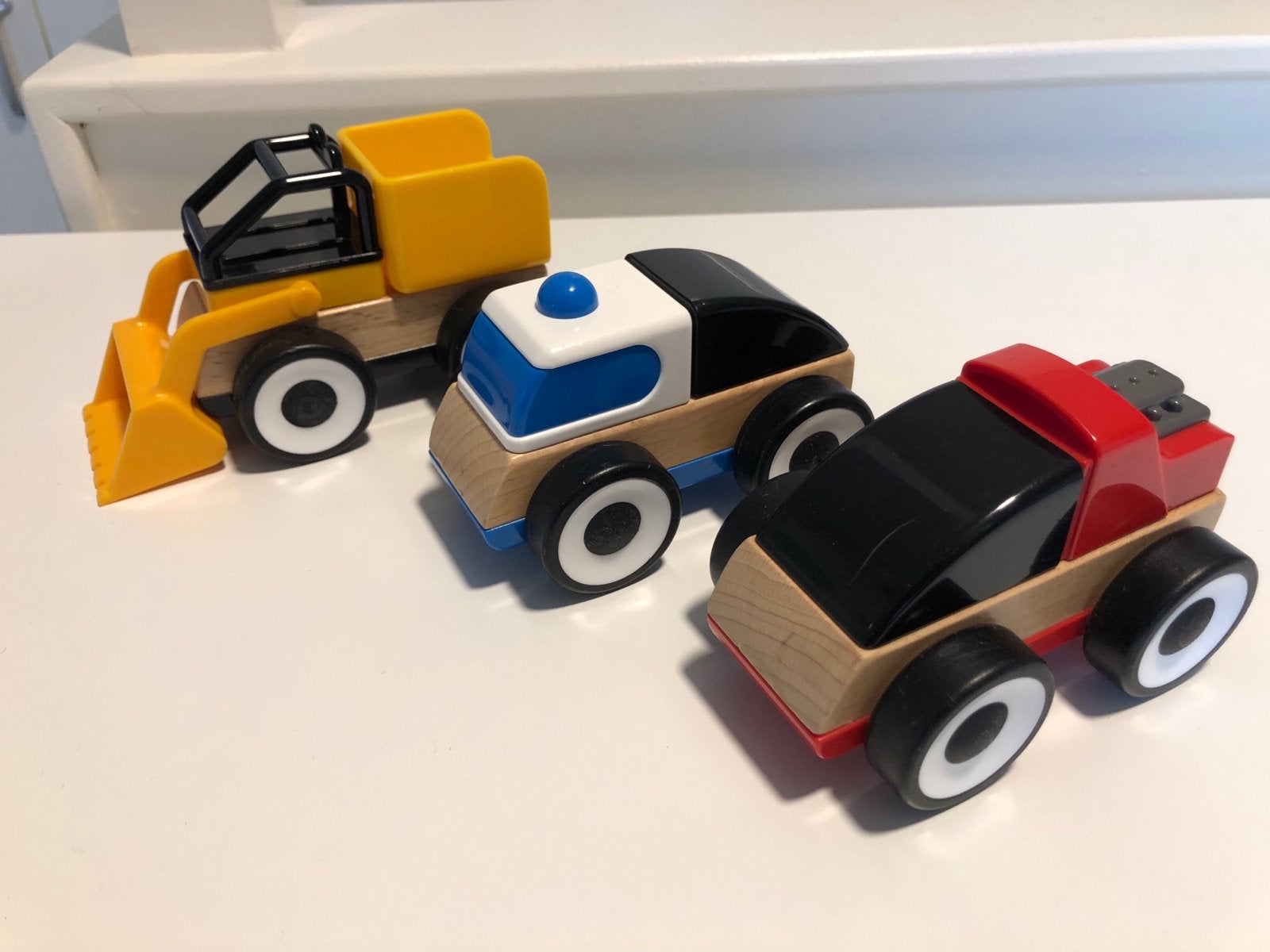 Houten speelgoedauto's IKEA - Set van 3, Ophalen of Verzenden, Zo goed als nieuw, Rij- of Hobbelspeelgoed