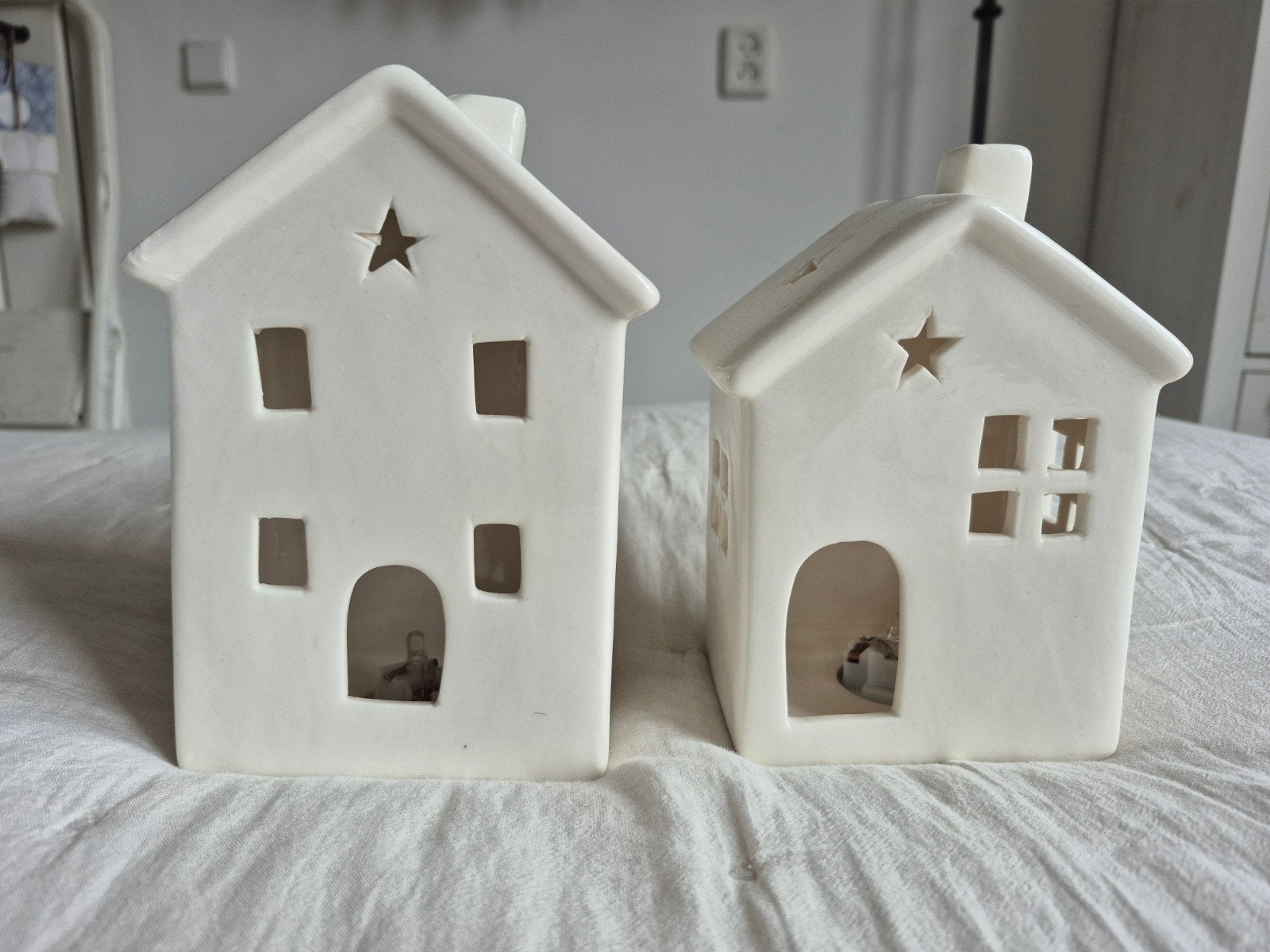 Set van 2 keramieken huisjes - Home Society, Huis en Inrichting, Ophalen of Verzenden, Wit, Steen/keramiek, Landelijk