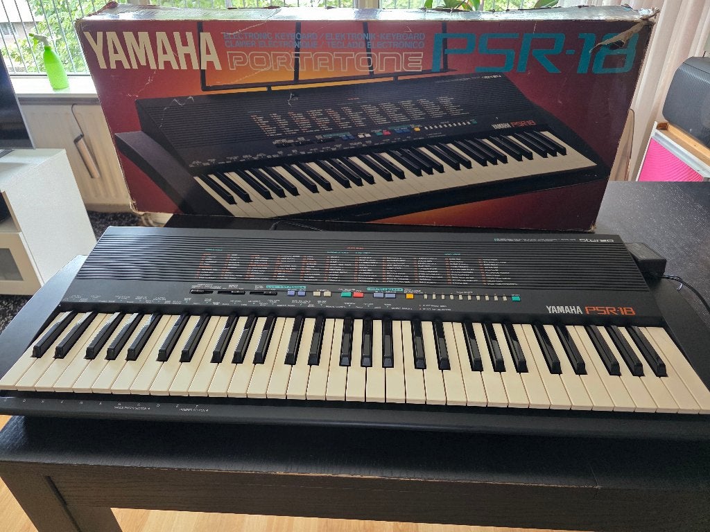Yamaha Portatone PSR-18 Keyboard met originele doos, Muziek en Instrumenten, Keyboards, Ophalen of Verzenden, Gebruikt, 61 toetsen