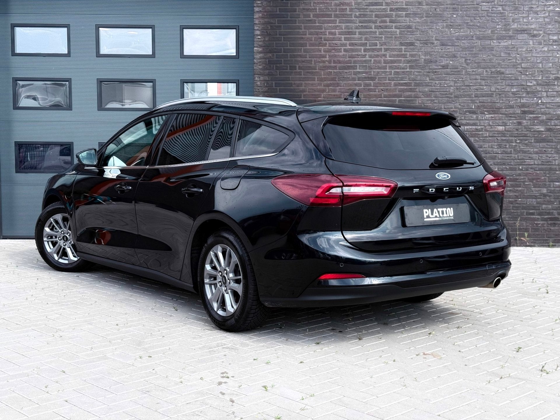 Ford Focus Wagon 1.0 EcoBoost Hybrid Titanium|Gr.scherm|Came, Gebruikt, Zwart, Origineel Nederlands, Handgeschakeld