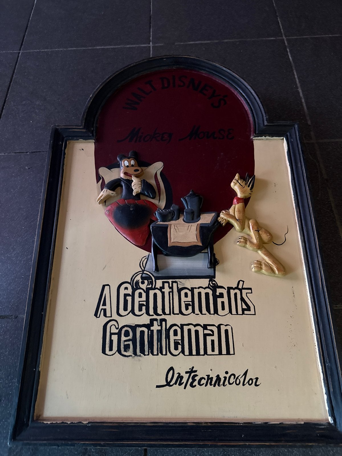 Vintage Walt Disney's Mickey Mouse 'A Gentleman's Gentleman', Gebruikt, Meerkleurig, Ophalen of Verzenden, Vintage