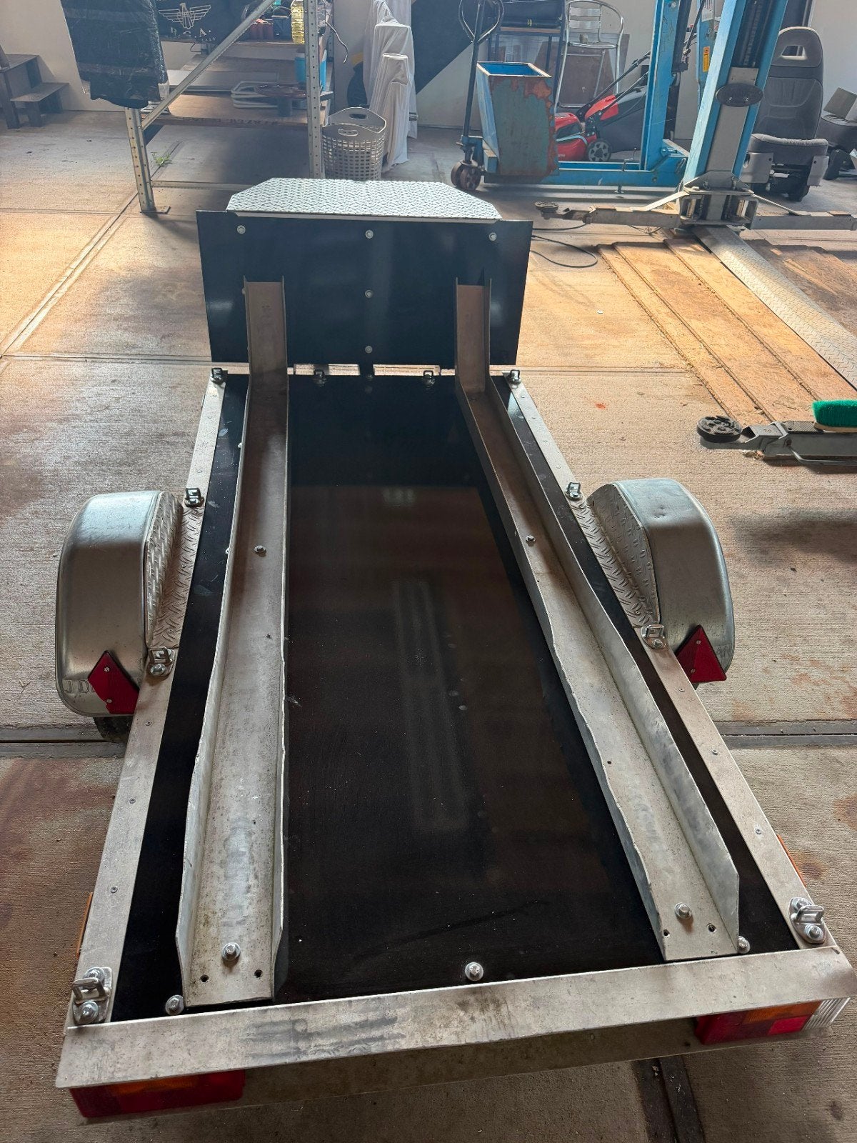 Motorfietsaanhanger met opbergbox, Ophalen, Zo goed als nieuw